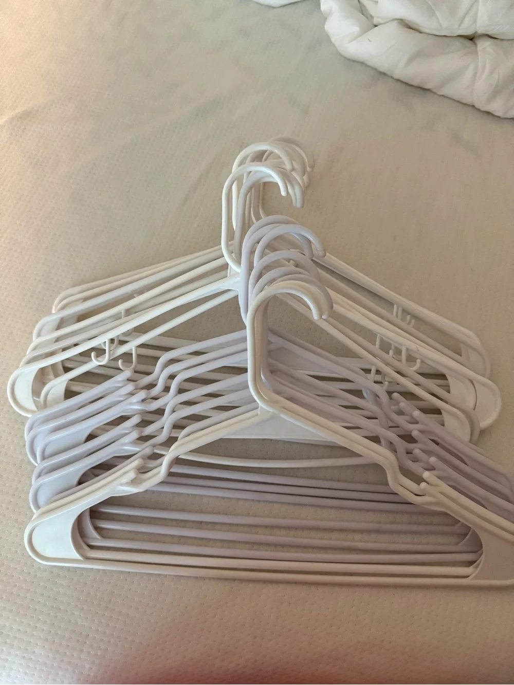 White Plastic Clothing Hangers - Multipack (31)